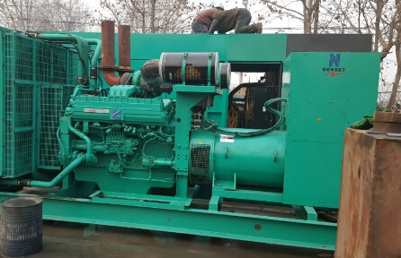 龙港发电机组如何判断水冷式机油散热器内部是否需要清洗？